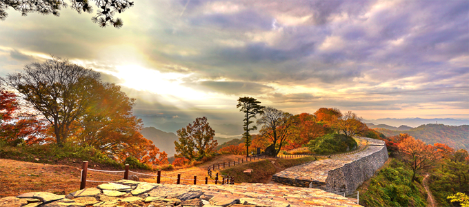 鸡足山黄土路